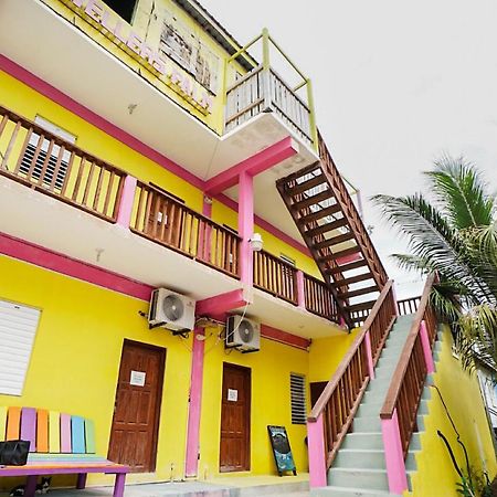 بيت شباب Travellers Palm Backpackers كاي كولكر المظهر الخارجي الصورة